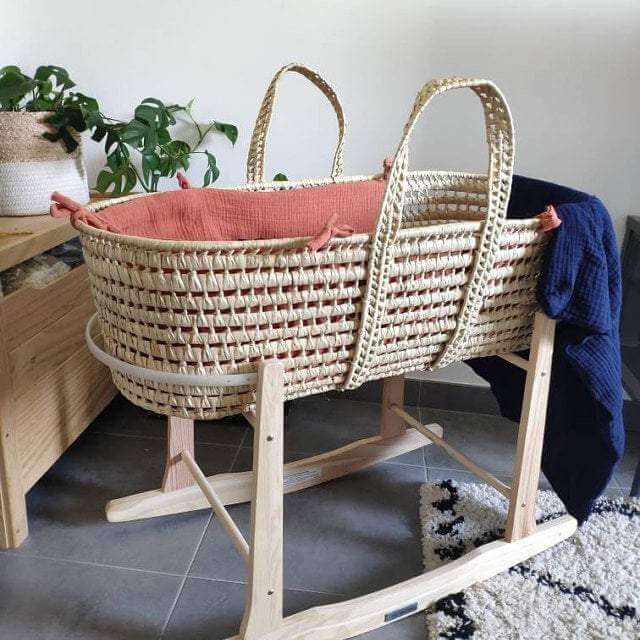 Lit bébé bambou et rotin, vintage années 60 Lit bébé bambou et rotin, vintage années 60